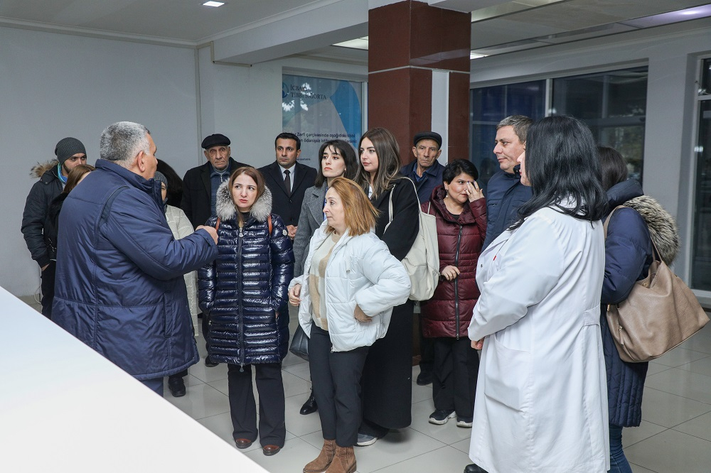 Media nümayəndələri Kliniki Tibbi Mərkəzdə icbari tibbi sığortanın təşkili ilə tanış olublar